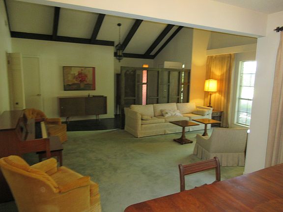 2nd image of 4913 Lake Hurst Dr