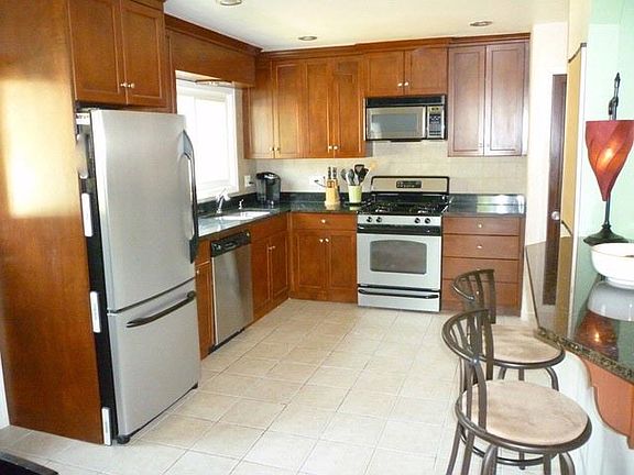 2nd image of 236 Tanglewood Dr