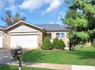 1001 Ridgeway Meadow Dr, Ballwin, MO 63021