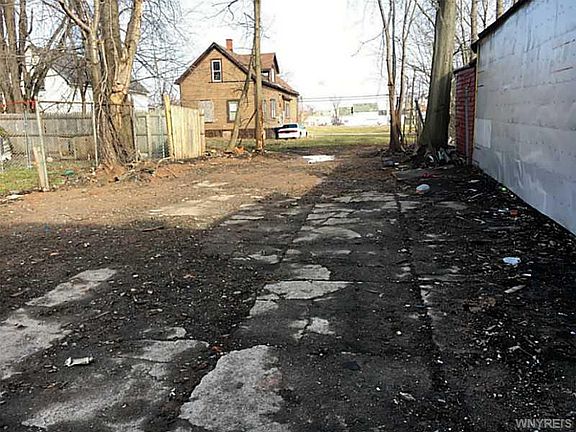 5th image of 311 Sherman St