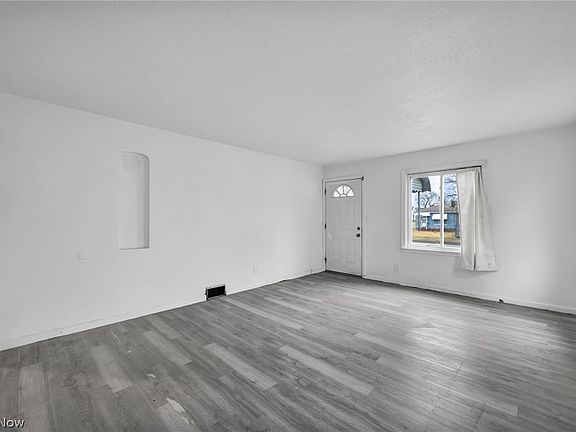 4th image of 14905 Harvard Ave