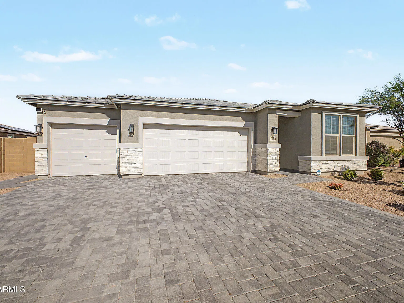 3 bed, 3.0 bath, 1878 sqft, $1,950 — Photo 1