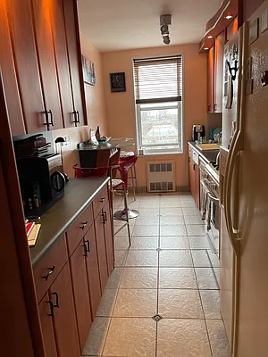 Sold by Dreamlife Realty New York | media 24