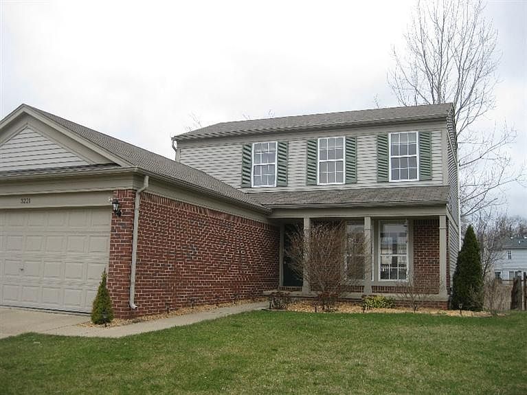 1st image of 3221 Monument Dr