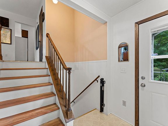 3rd image of 5997 Oak Cir