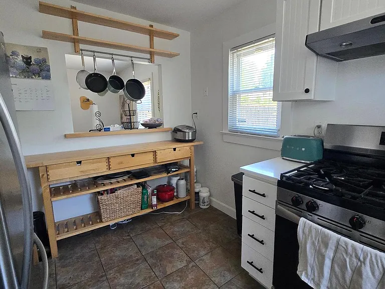 2306 Fort Dr — Photo 6