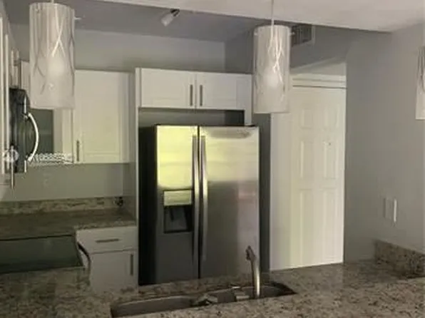 13250 SW 88th Ter APT 407, Miami, FL 33186
