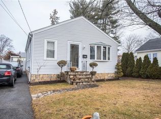 39 Dryden Blvd, Warwick, RI 02888