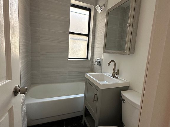 5th image of 201 E 35th St APT 9K
