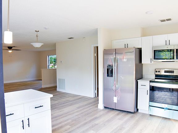 3rd image of 1702 Sanford Ave