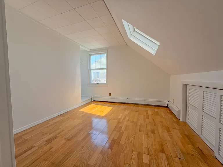 23 Garden City Ave — Photo 9