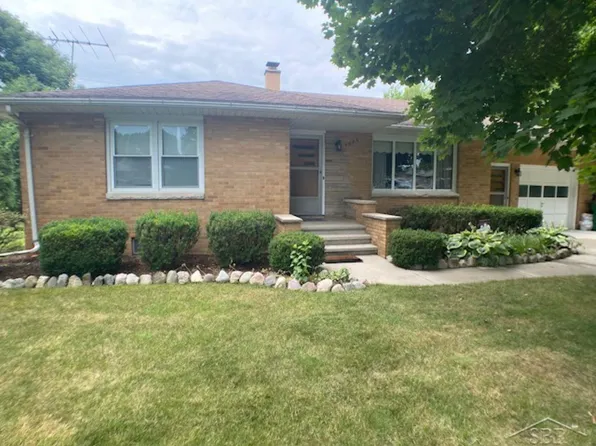5524 Michael Dr, Bay City, MI 48706