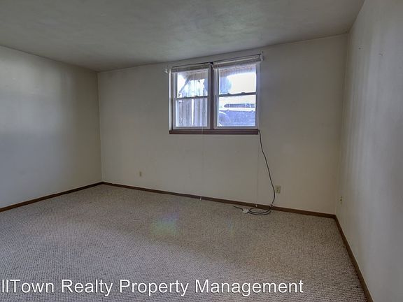 5th image of 834 11th Street Ct APT 103