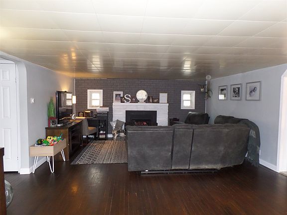4th image of 213 S Lakeview Dr