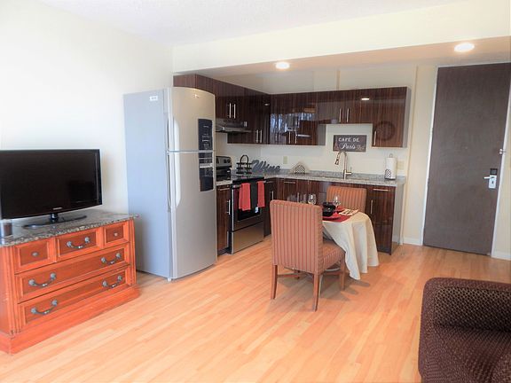 4th image of 810 Eubank Blvd NE #212