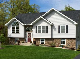 260 Mountain Rd, Drums, PA 18222