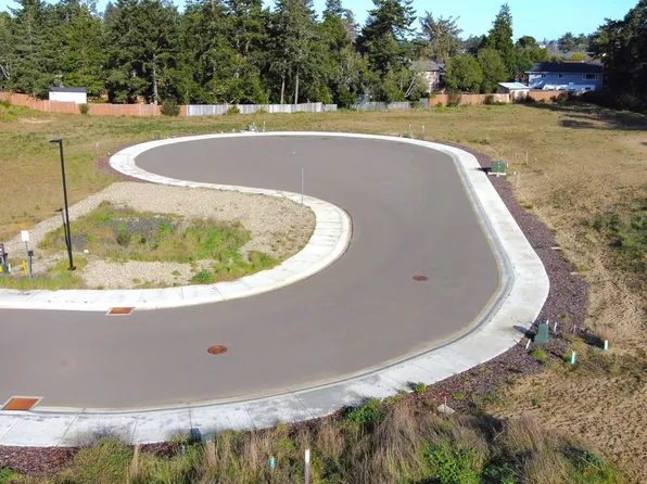 1080 Park Ave, Coos Bay, OR 97420
