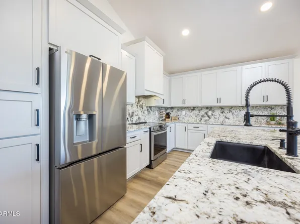 1302 W COYOTE Trail, Benson, AZ 85602