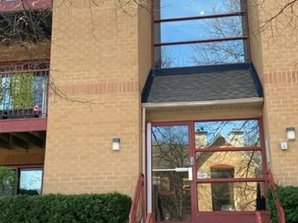 1498 Pilgrims Way #214, Oakville, ON L6M 3G9