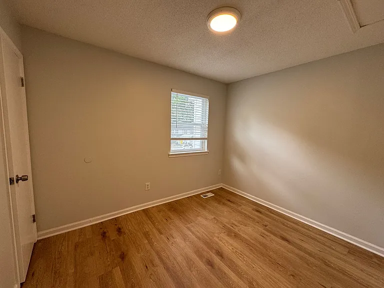 Mosby Townhouses - G — Photo 3