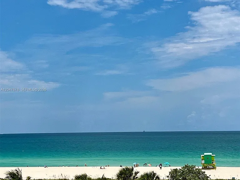 345 Ocean Dr #525 — Photo 1