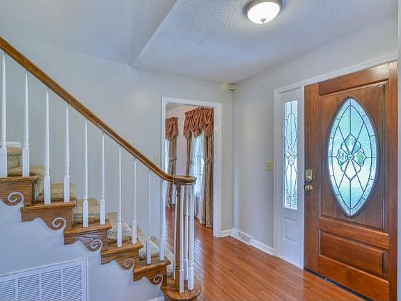 4th image of 218 Bart Green Dr