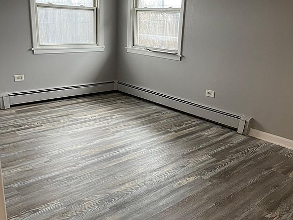 3rd image of 10911 S Lloyd Dr APT 11