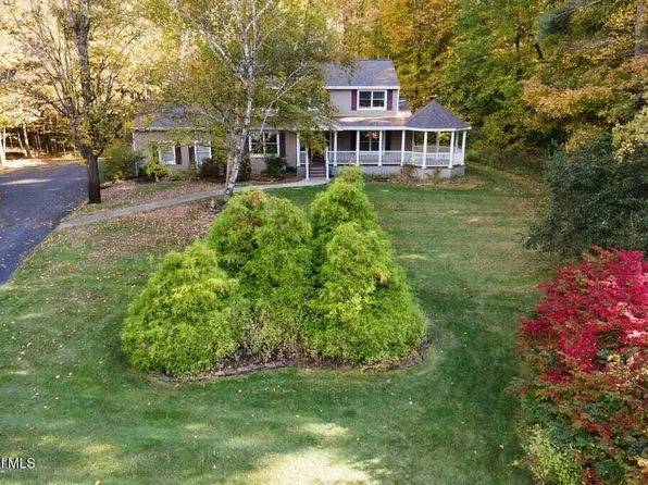 6 Bishops Court, Queensbury, NY 12804