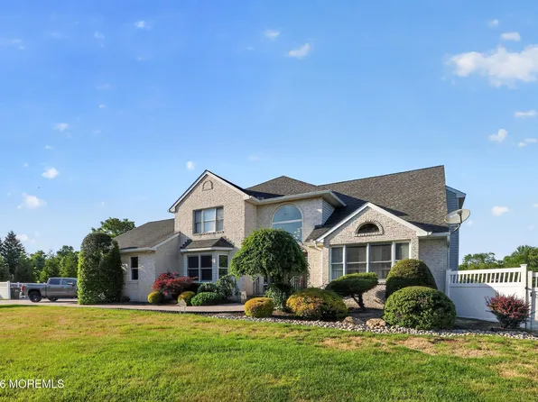 30 Tobi Court, Freehold, NJ 07728