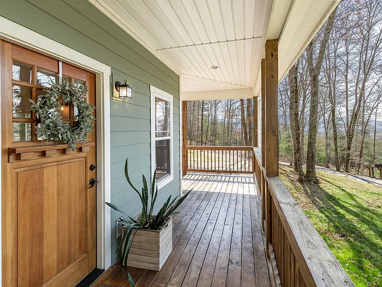 149 Kirkwood Dr — Photo 3