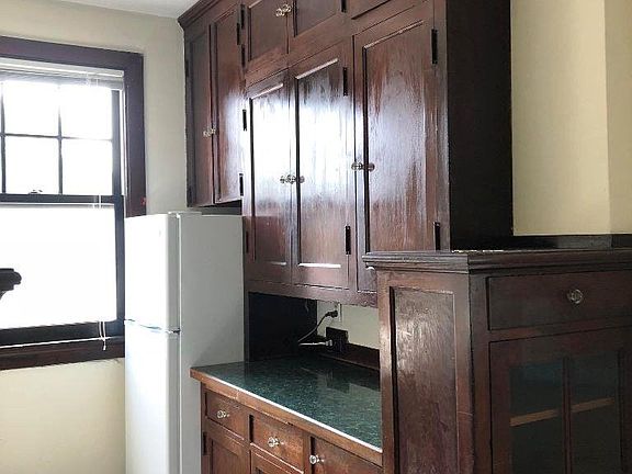 3rd image of 1117 13th Ave N APT 202