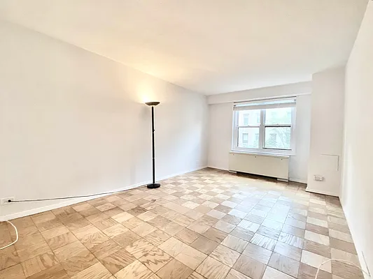 Rented by Bond New York | media 27