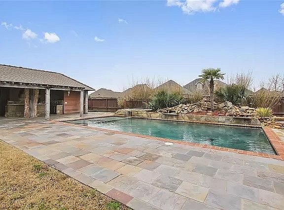 2nd image of 4824 Collinsburg Dr