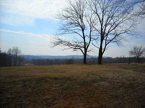 2nd image of 320 Lindsay Bebber Rd