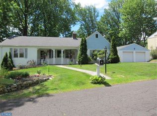 8 Short Ln, Feasterville, PA 19053