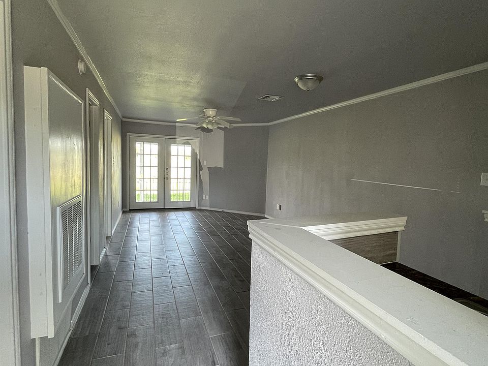 1st image of 146 W Lake Dr #402