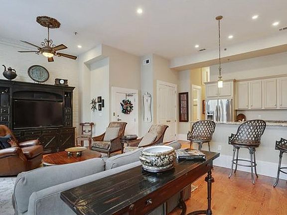 4th image of 531 Bienville St #B