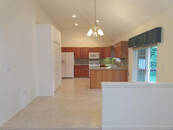 5th image of 2 Glendale Dr