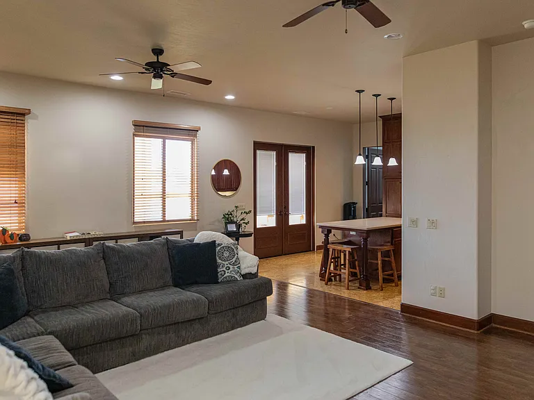 226 Cook Ct — Photo 6