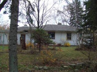 558 1st St, Manistee, MI 49660