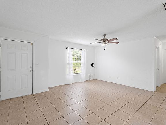 5th image of 1057 SW Gastador Avenue