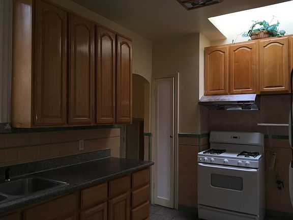 2nd image of 1670 32nd Ave