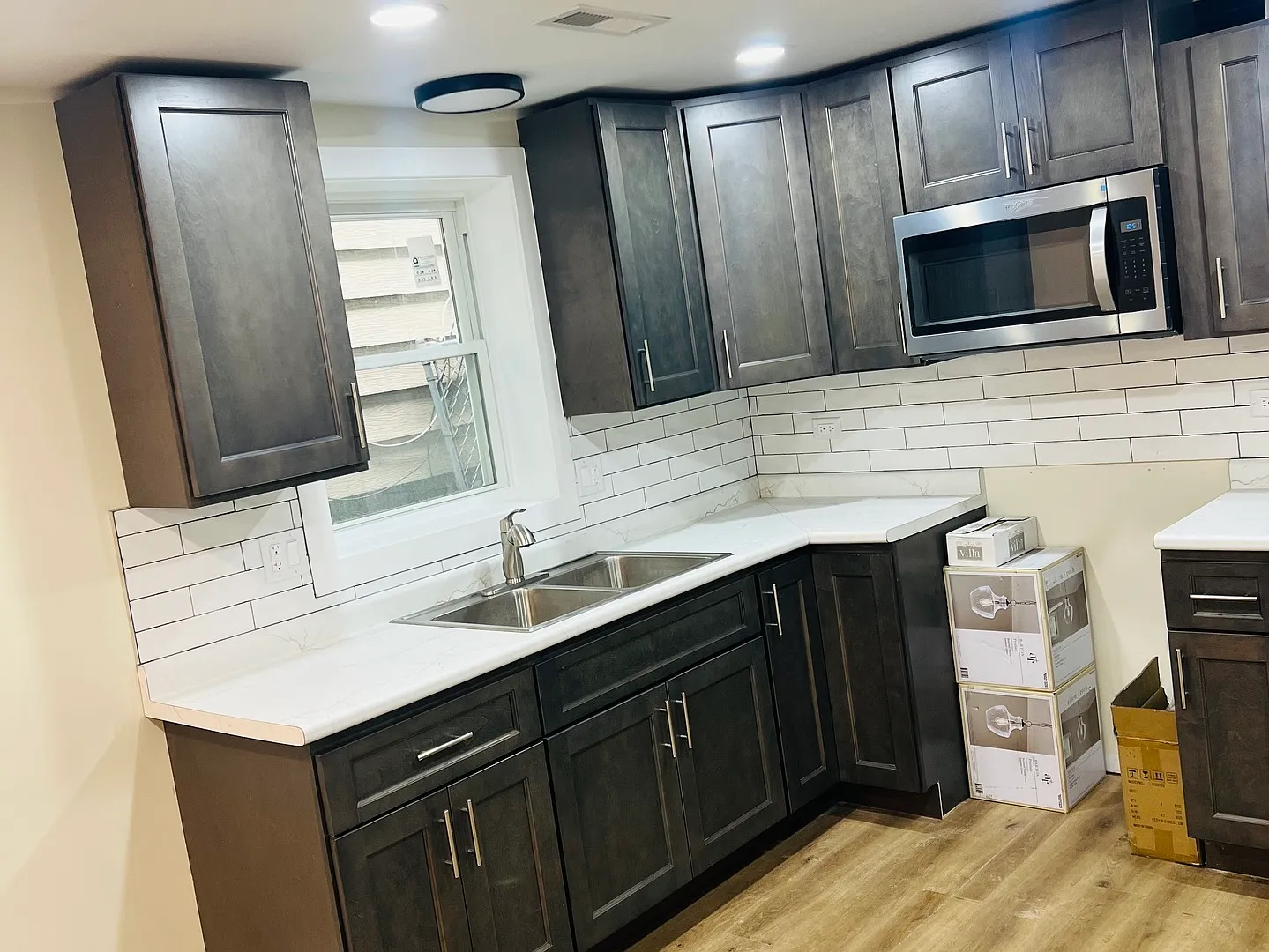 3 bed, 1008 sqft, $1,950 — Photo 2
