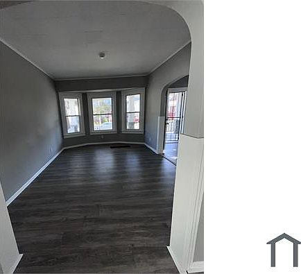 5th image of 3942 Poe Ave