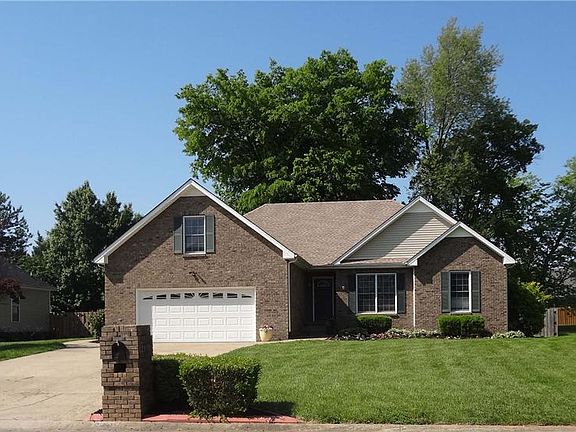 2nd image of 828 Isaac Dr