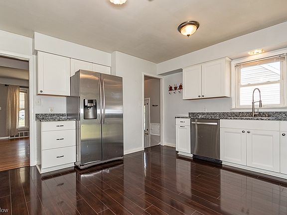 3rd image of 30201 Fern Dr