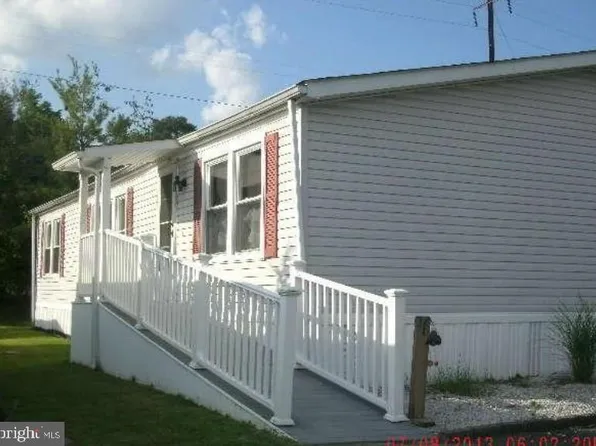 6 Tearose Dr, Middle River, MD 21220