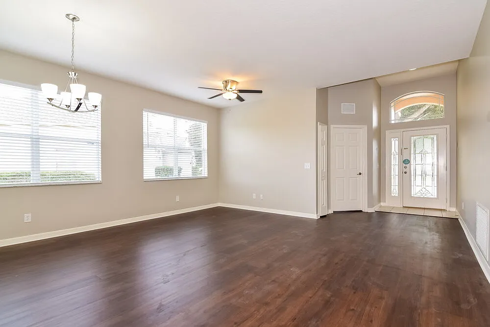 4 bed, 2.0 bath, 1935 sqft, $2,830 — Photo 3