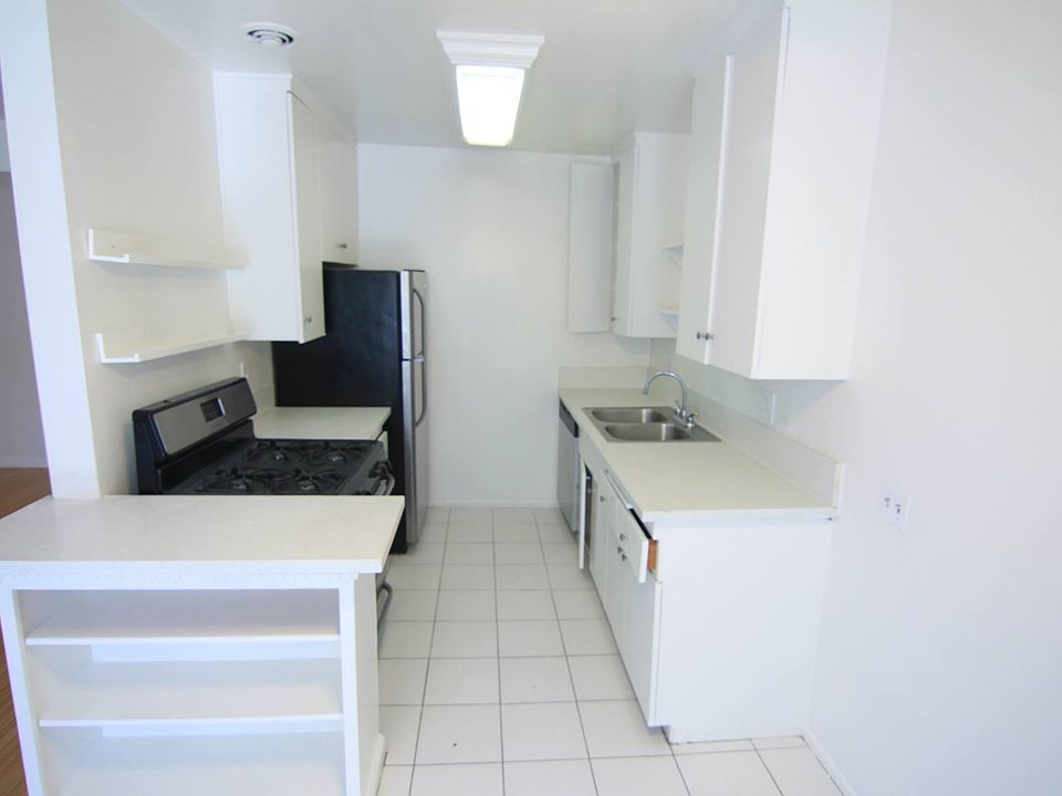1st image of 1326 N Flores St #10A