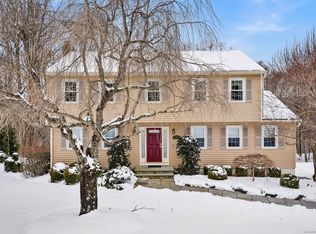 71 Greenbrier Rd, Trumbull, CT 06611